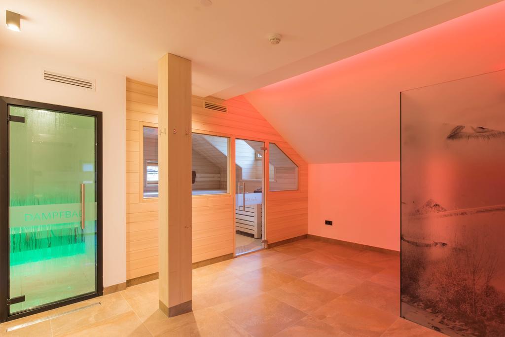 Hotel Gasthof Gruener Baum Глоренца Екстериор снимка