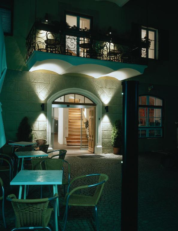 Hotel Gasthof Gruener Baum Глоренца Екстериор снимка